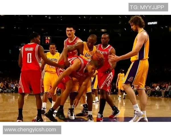 2019年公牛与湖人精彩对决回顾：传奇球队的巅峰对抗与球星表现分析