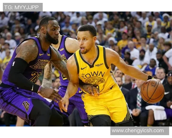 勇士队主场取胜，领先火箭队一场——激战赛场的辉煌时刻